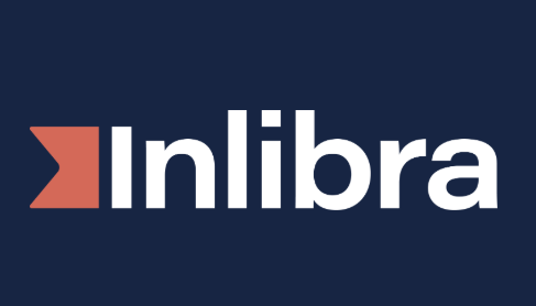 Weißer Schriftzug auf blauem Hintergrund