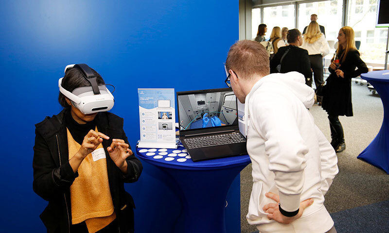 Teilnehmende des Forschungssymposiums