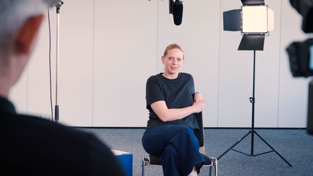 Laura Hille Interview