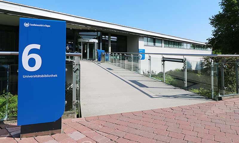 Foto Eingangsbereich der UB