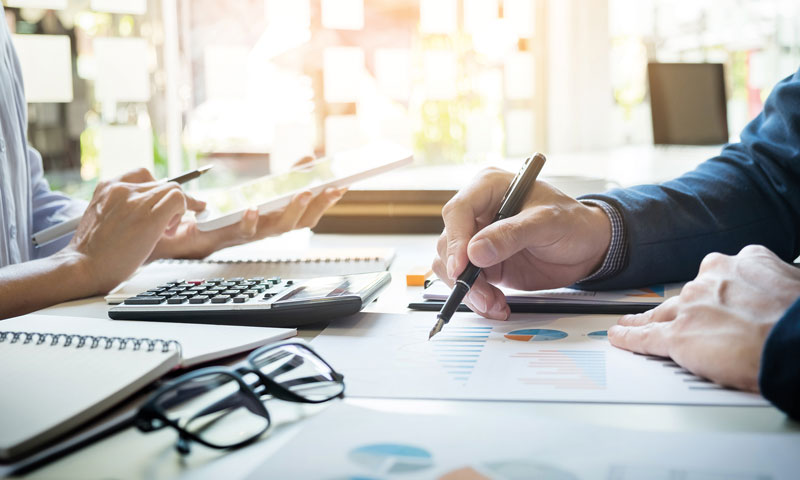 Statistiken-auswertung-forschung-gty