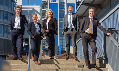 A group portrait of the University Board of the FernUniversität in Hagen 