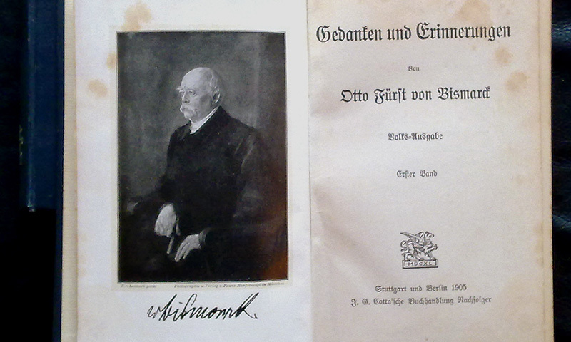 Alte Biografie von Bismarck mit Portrait