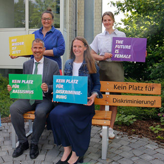 Hochschulleitung und Kooperationspartnerinnen