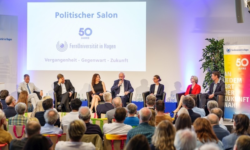 Politischer salon: Saal