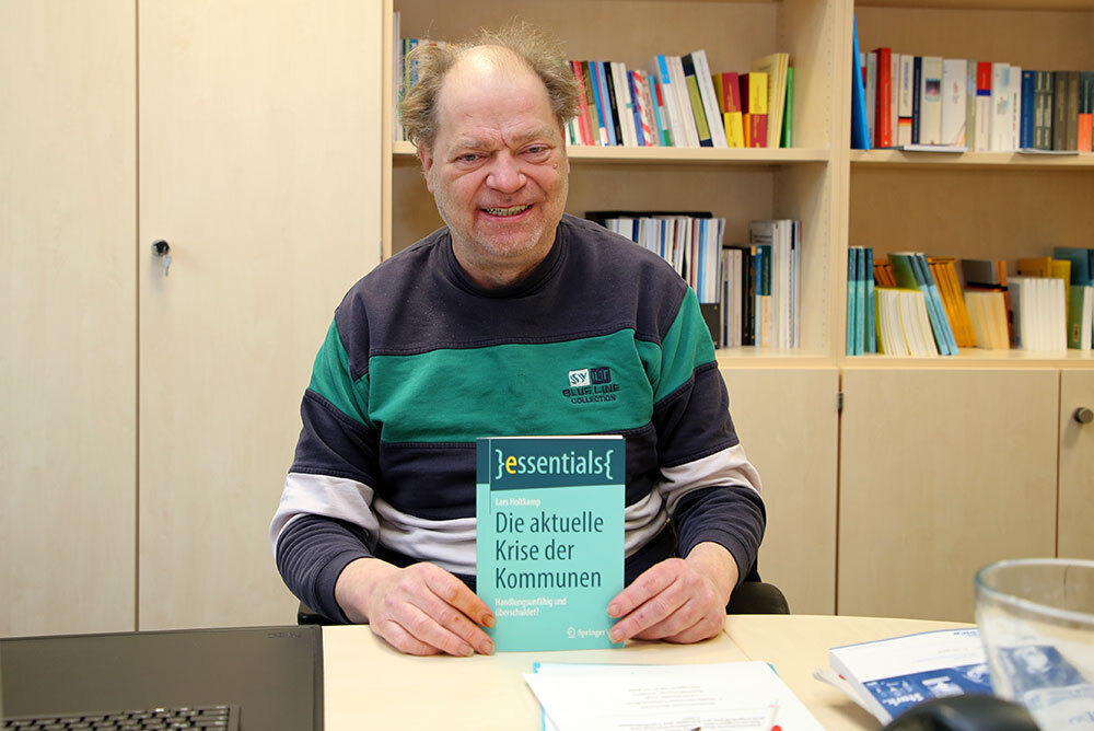 Prof. Dr. Lars Holtkamp