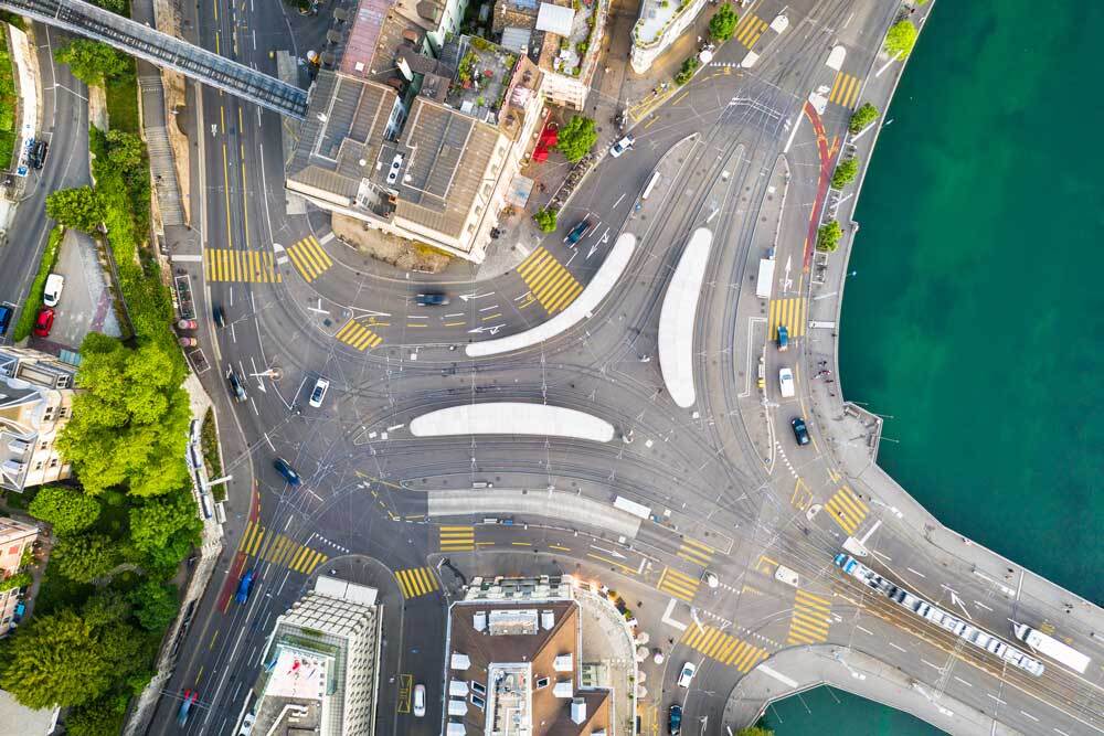 Straßenkreuzung von oben