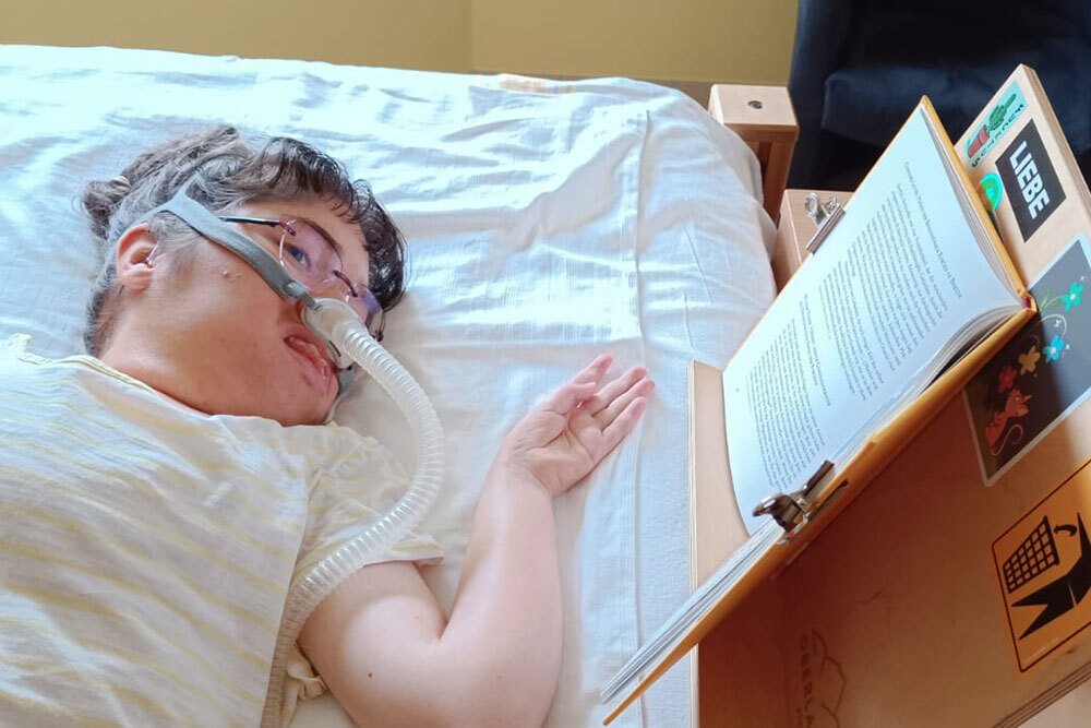 Rosalie Renner lesend