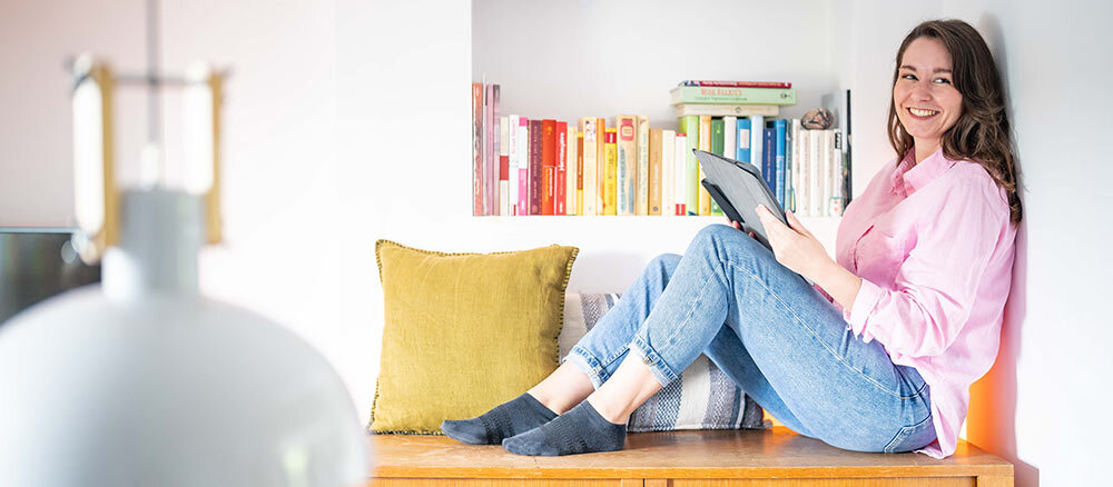 Studentin-tablet-home-4-hw