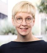 Dr. Angela Schröder Dr. Angela Schröder