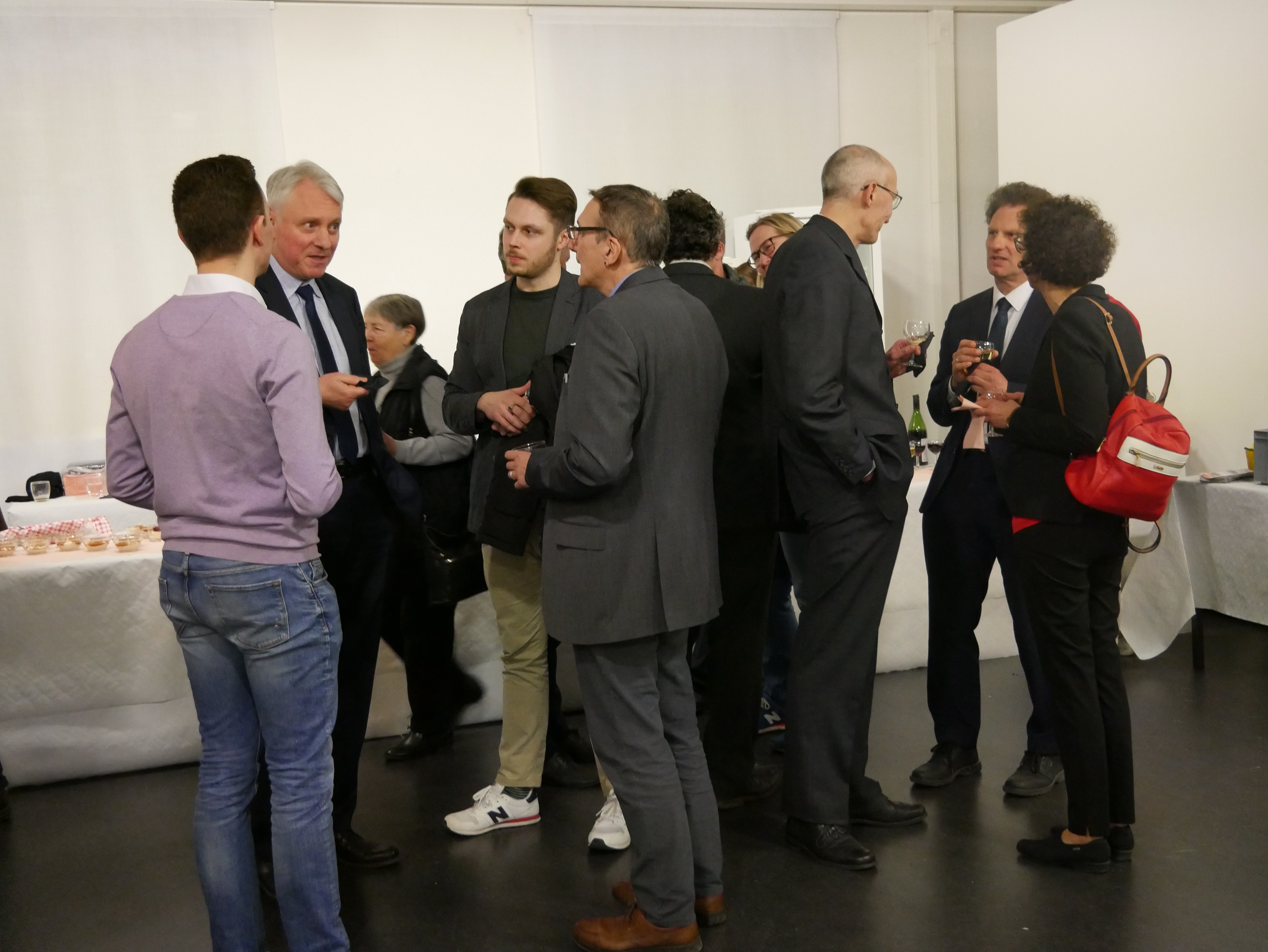 Michael Börner (Förderverein FORUM RECHT e. V.), Prof. Dr. Andreas Haratsch (FernUniversität) und Dipl.-Jur. Gleb Sakovski (FernUniversität) im Gespräch