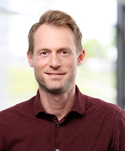 
                            Sebastian Stukenkemper
                        