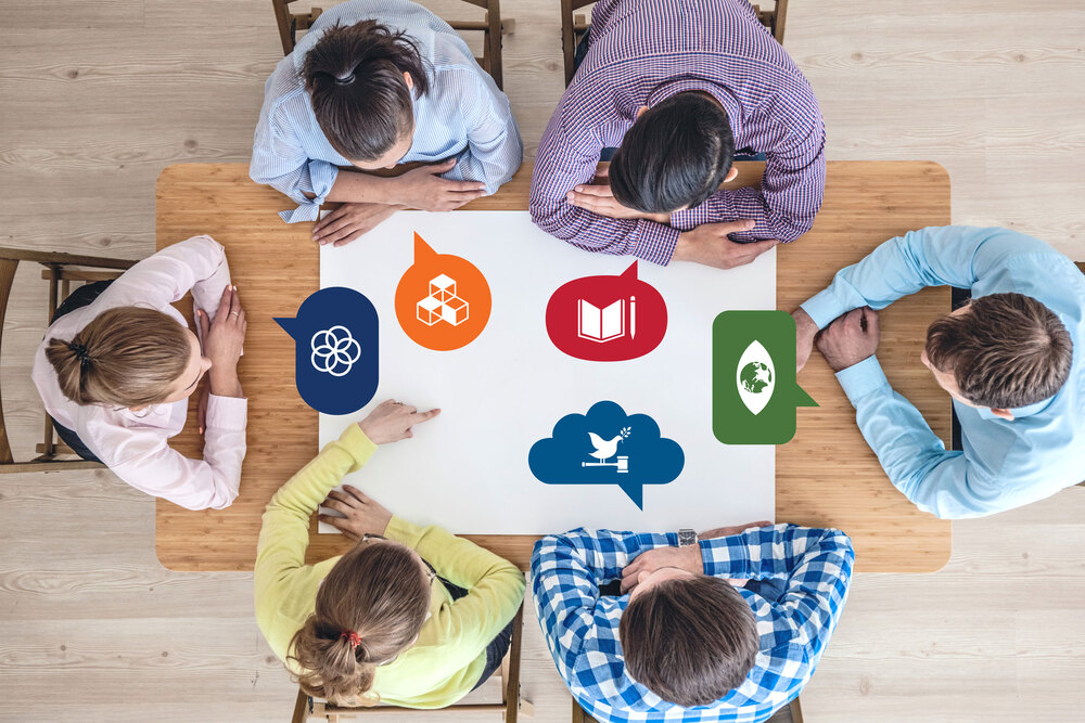 Collage: Campus der FernUniversität und Stadmitte Hagen