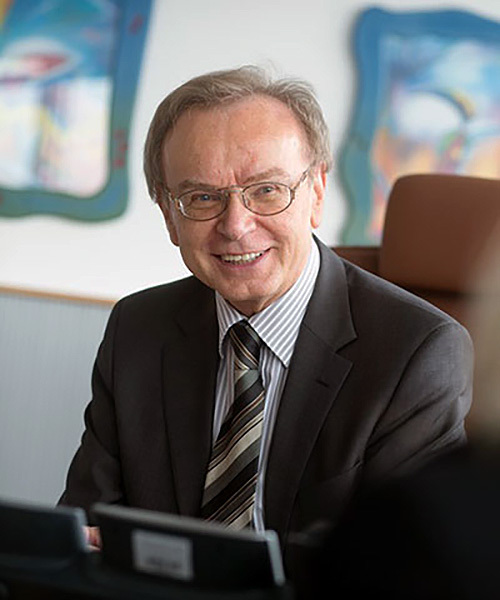 
                            Prof. Dr. Helmut Wagner
                        