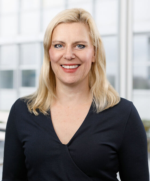 
                            Tischer-anja-500x600
                        