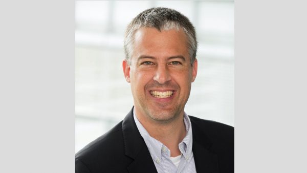 Portrait von Prof. Dr. Stefan Smolnik